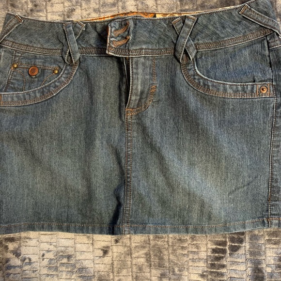 Denim mini skirt - Picture 2 of 3